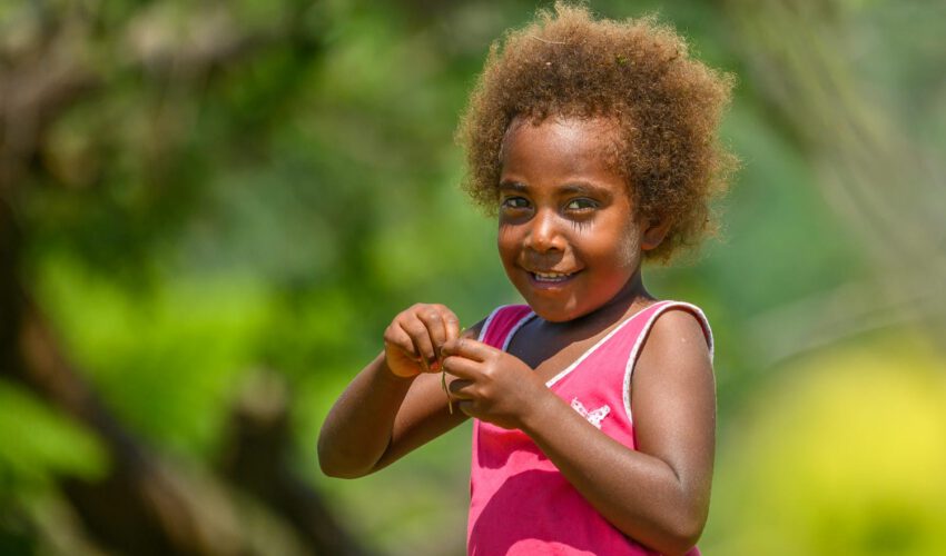 3 Vanuatu_Mädchen_auf_der_Insel_Tanna